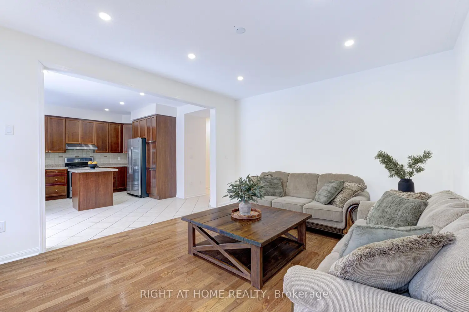 Additional image 12 of 796 Rayner Court