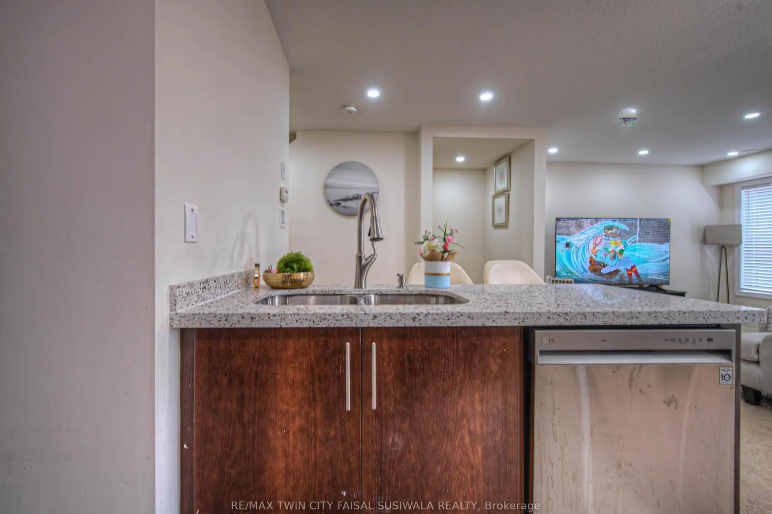 Additional image 8 of 755 Linden Drive 57