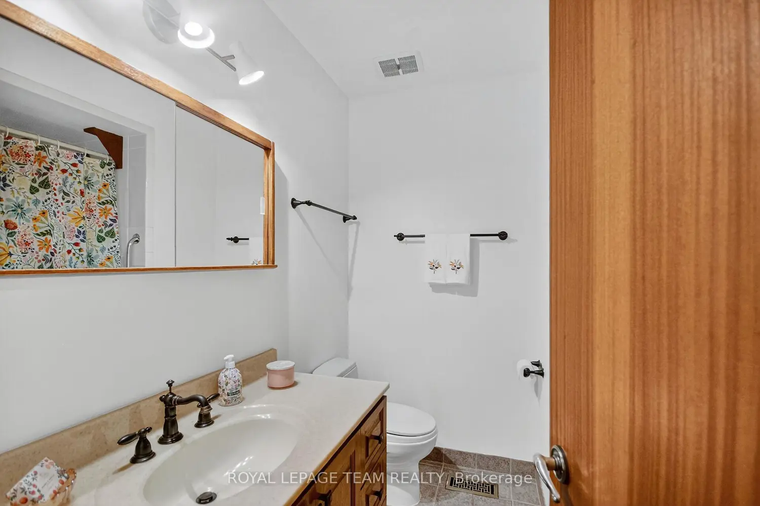 Additional image 12 of 46 Quinpool Crescent
