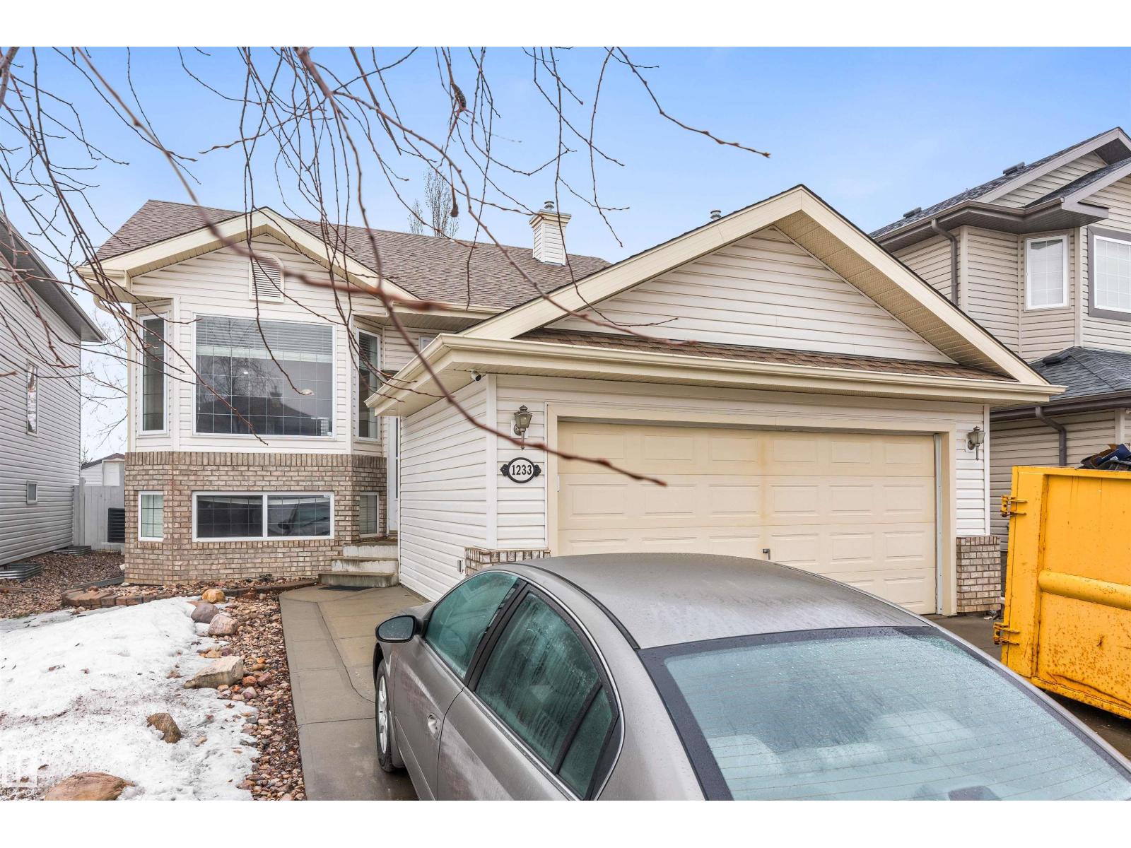 Additional image 2 of 1233 Ormsby Lane NW, Edmonton, AB, T5T6R2