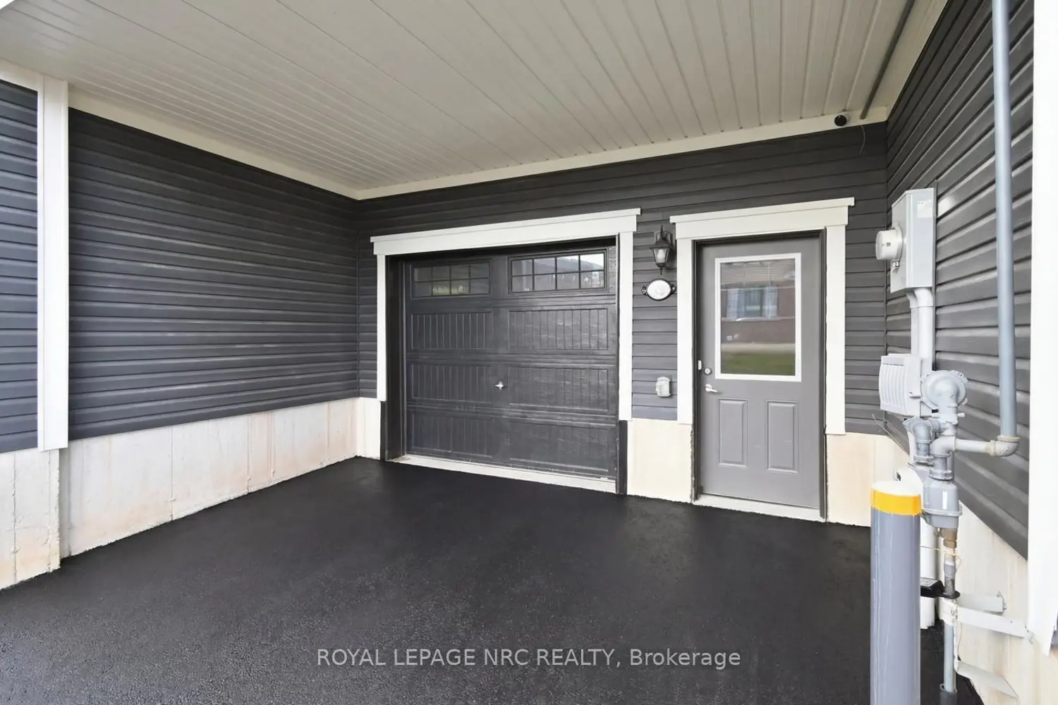 49 Melody Lane photo 2