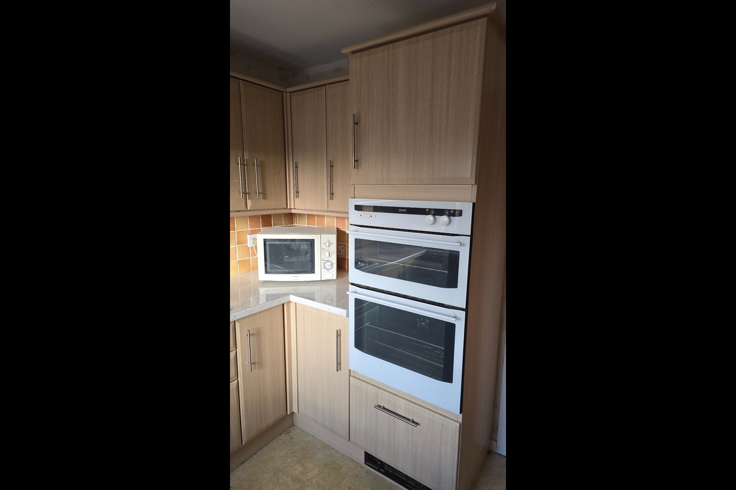 4 Bed Semi-Detached House, Gamble Hill Drive, LS13, N1 7GU