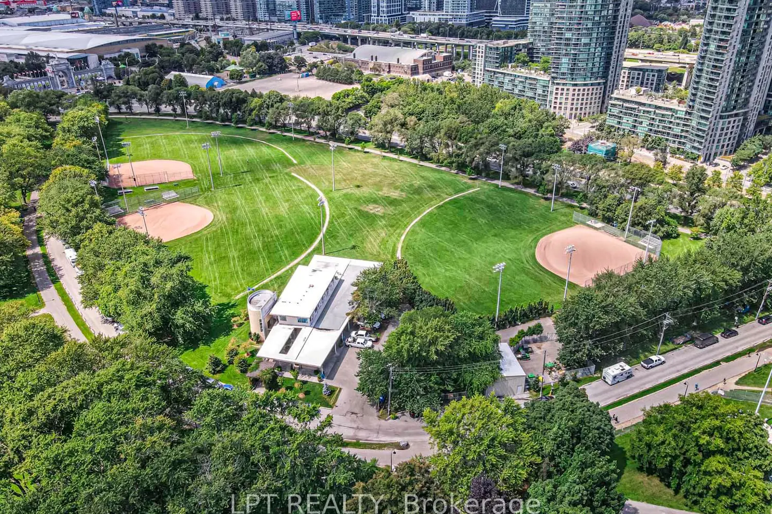 Additional image 20 of 215 Fort York Boulevard 217