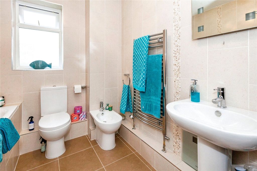 Additional image 12 of 2 bed flat for saleGrosvenor Drive, Maidenhead, Berkshire SL6