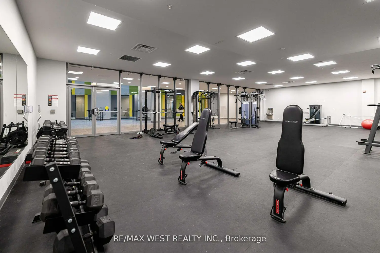 Additional image 5 of 652 Princess Street 440