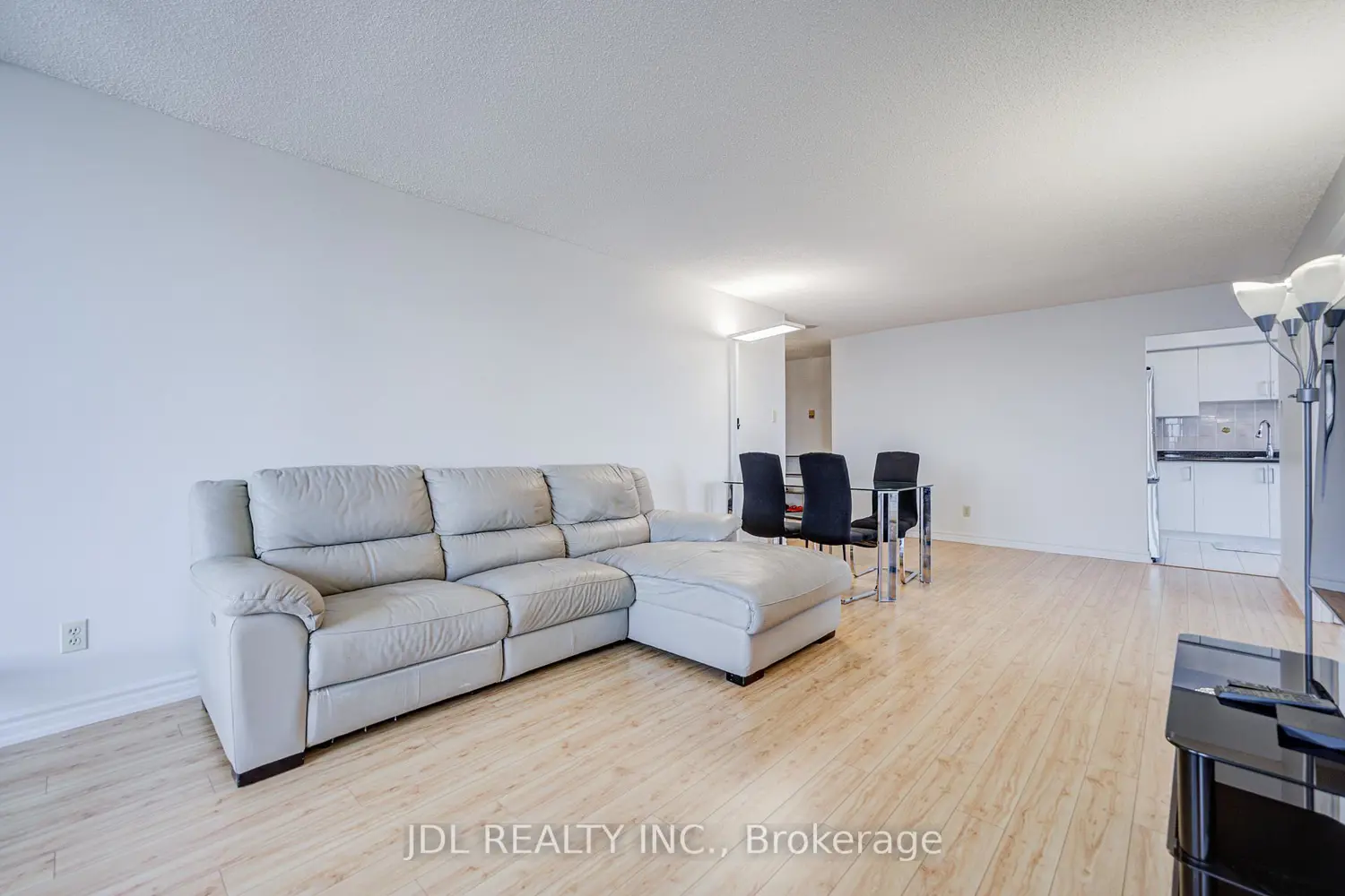 Additional image 9 of 1 Reidmount Avenue 1106
