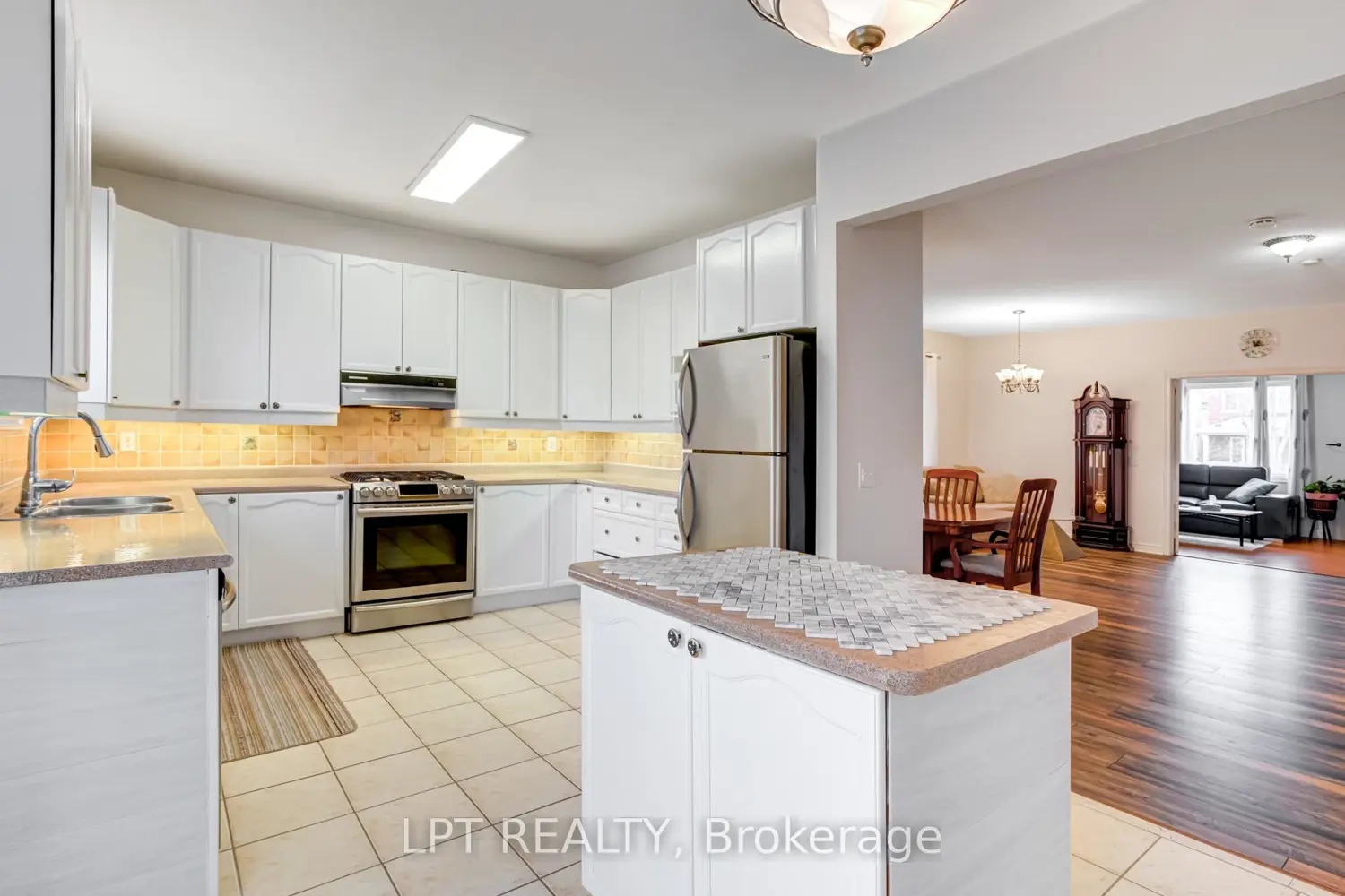 Additional image 7 of 19 Treeline Boulevard