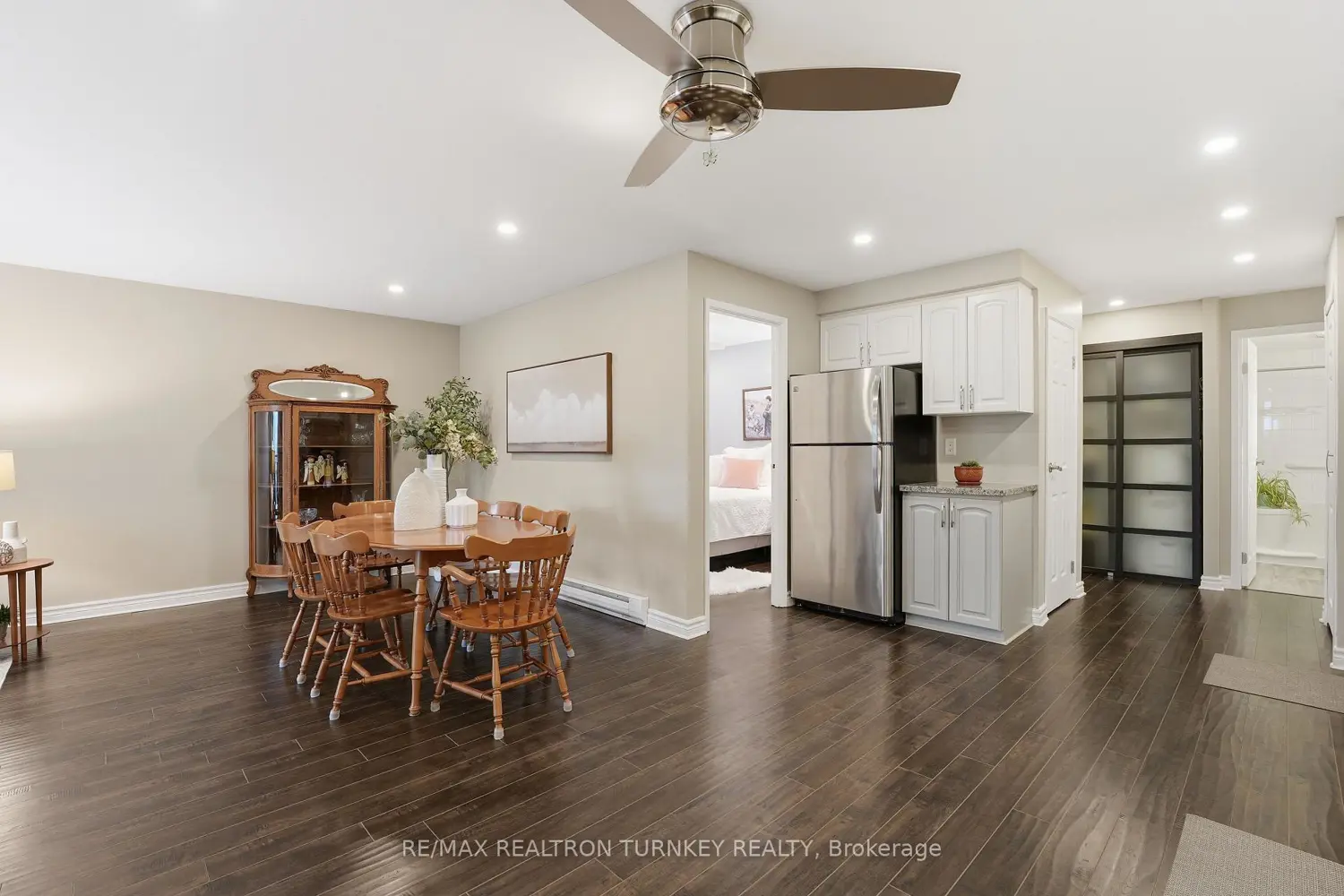 Additional image 3 of 74 The Queensway 202