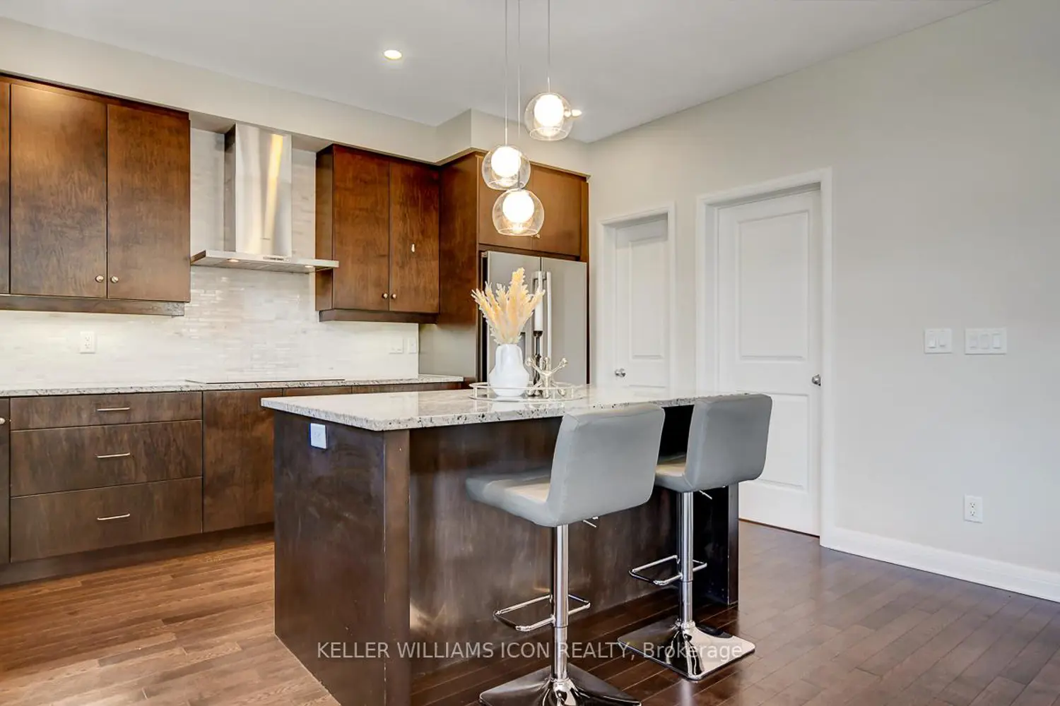 Additional image 7 of 611 Gabriola Way