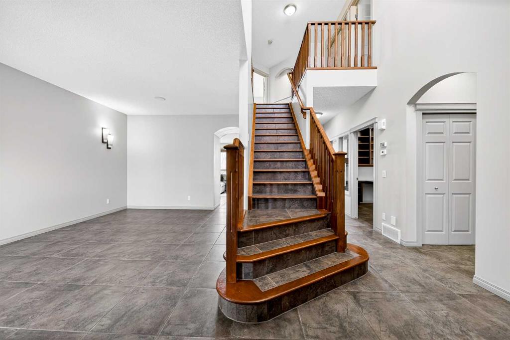 Additional image 5 of 14 Springborough Crescent SW, Calgary, AB, T3H 5M5