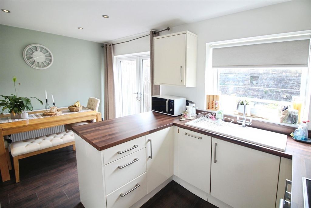 Additional image 5 of 3 bed semi-detached house for saleThe Oval, Rothwell, Leeds LS26