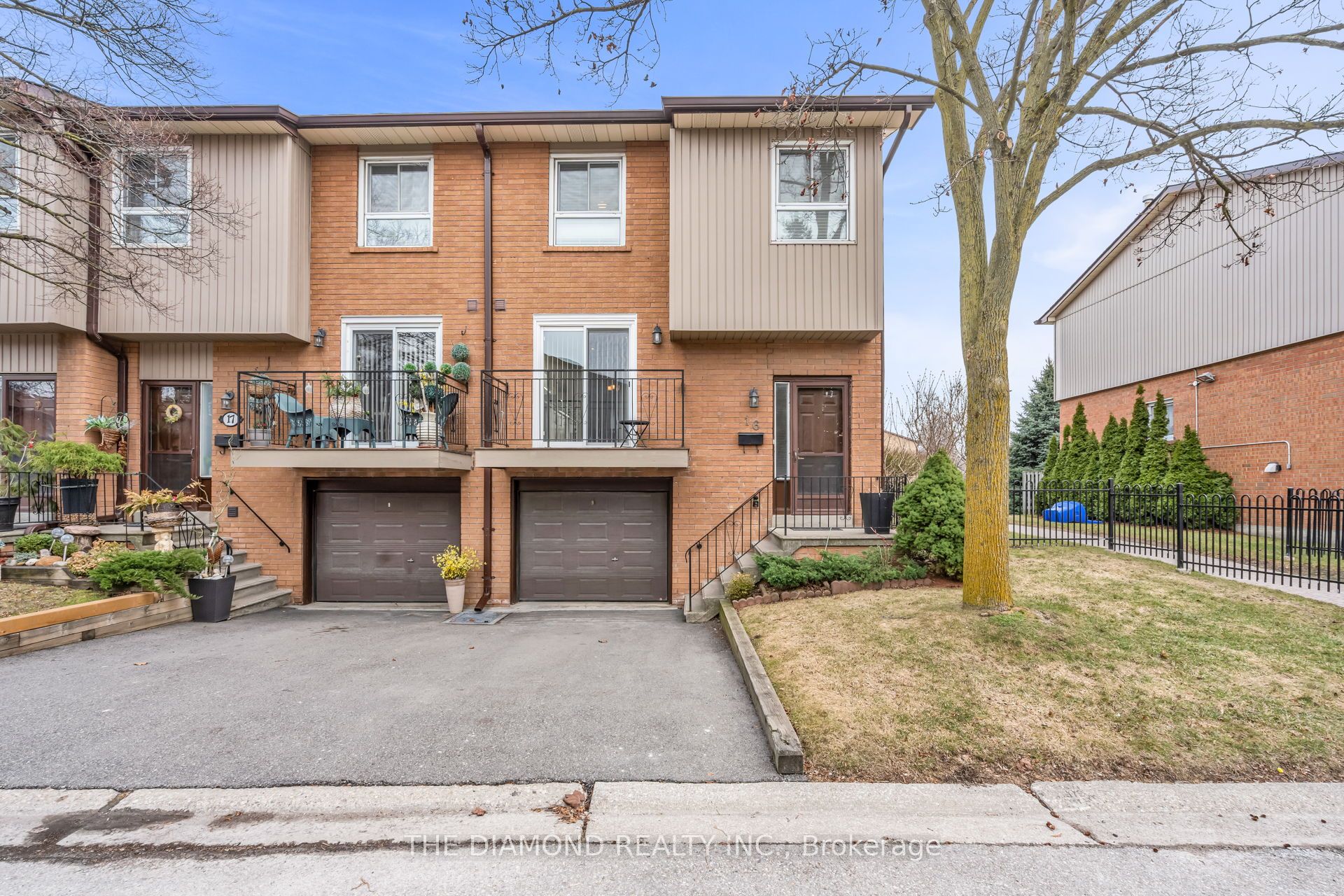 16-725 Vermouth Avenue, Mississauga, ON, L5A 3X5