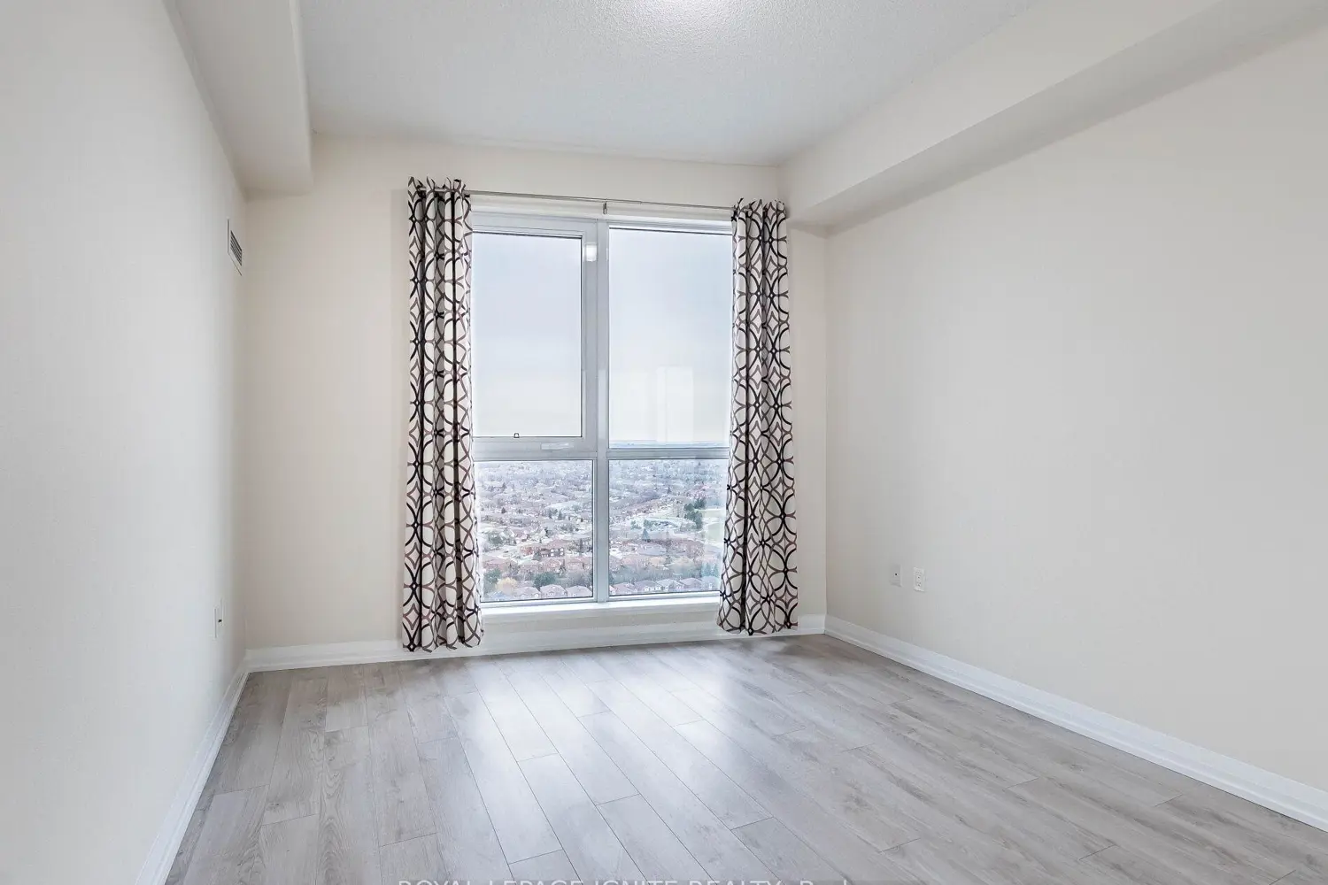 Additional image 10 of 35 Watergarden Drive 2516