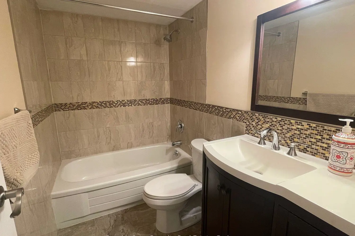 Additional image 14 of 2556 Argyle Road 805