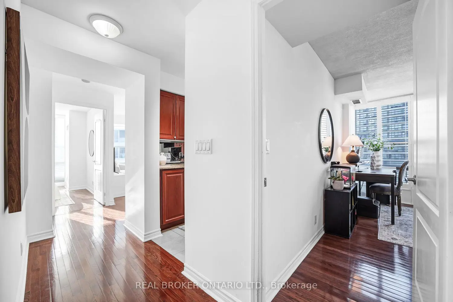 Additional image 4 of 1 Elm Drive 1005