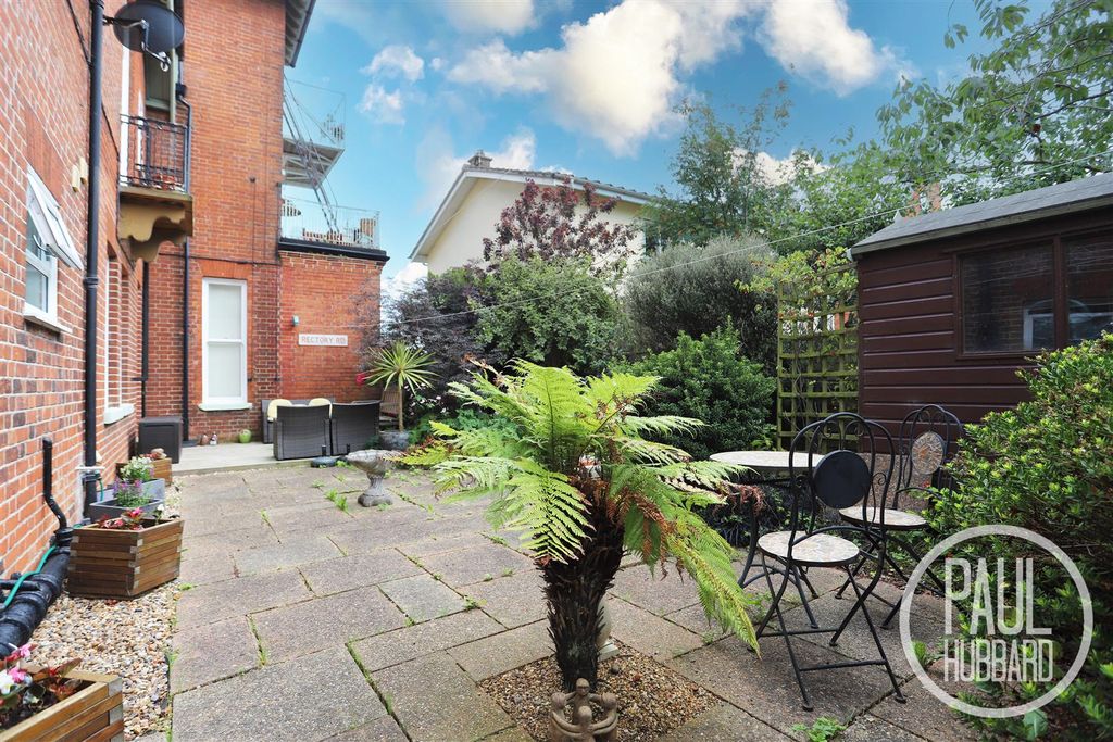 2 bed maisonette for saleRectory Road, Pakefiled NR33 photo 5