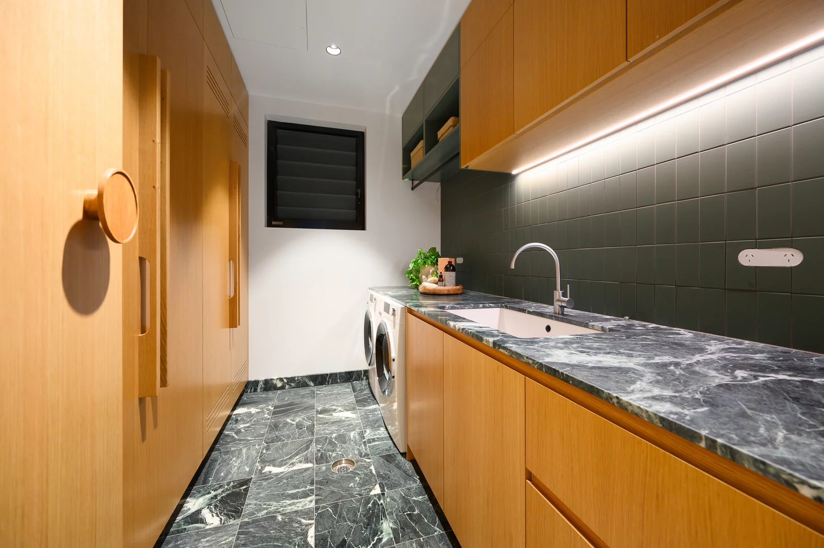 Additional image 28 of 2/2 Paradise Parade, Paradise Point QLD 4216