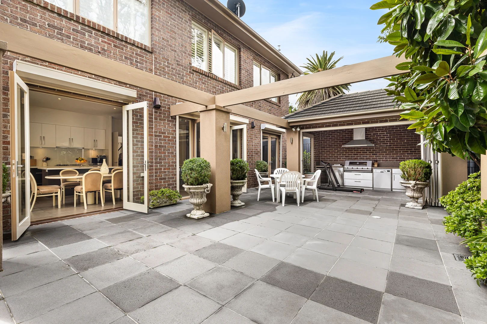 Additional image 10 of 2 Vista Road, Hampton VIC 3188