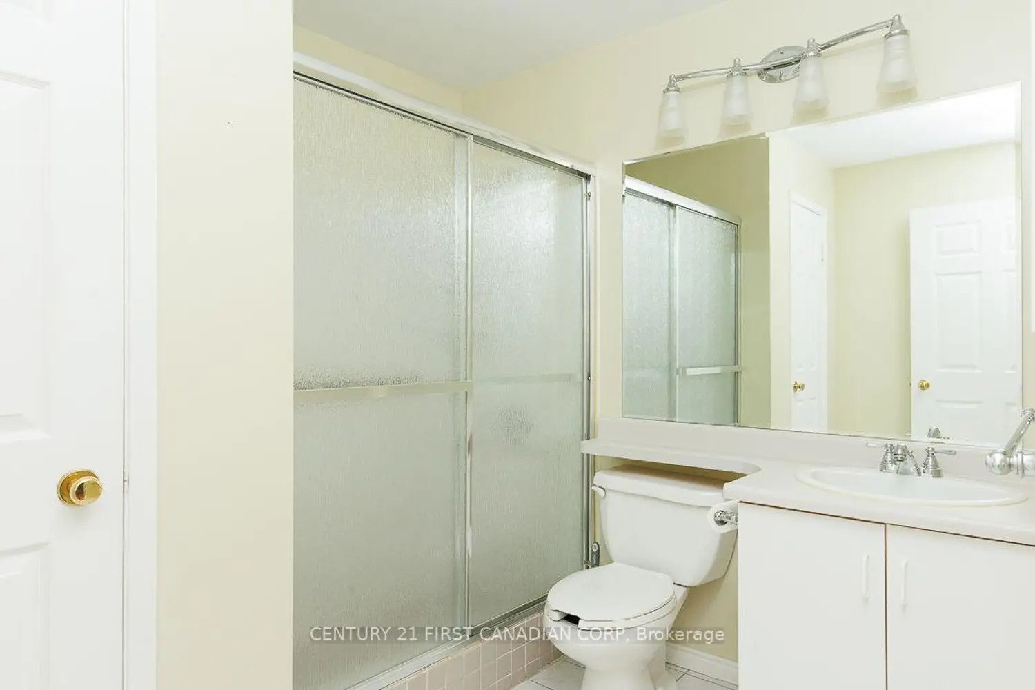 500 Talbot Street 503 photo 4