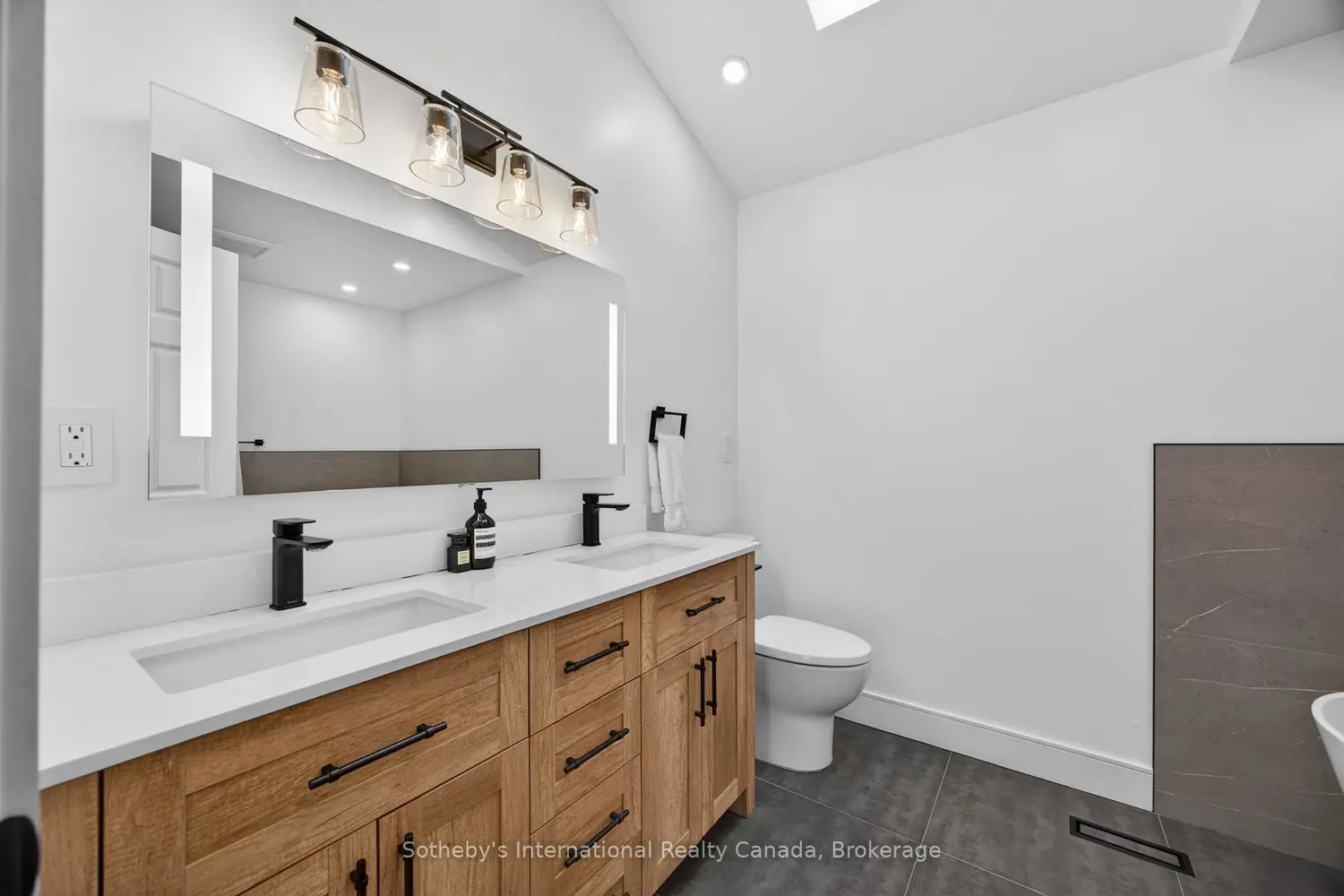 Additional image 10 of 33 Slalom Gate Road