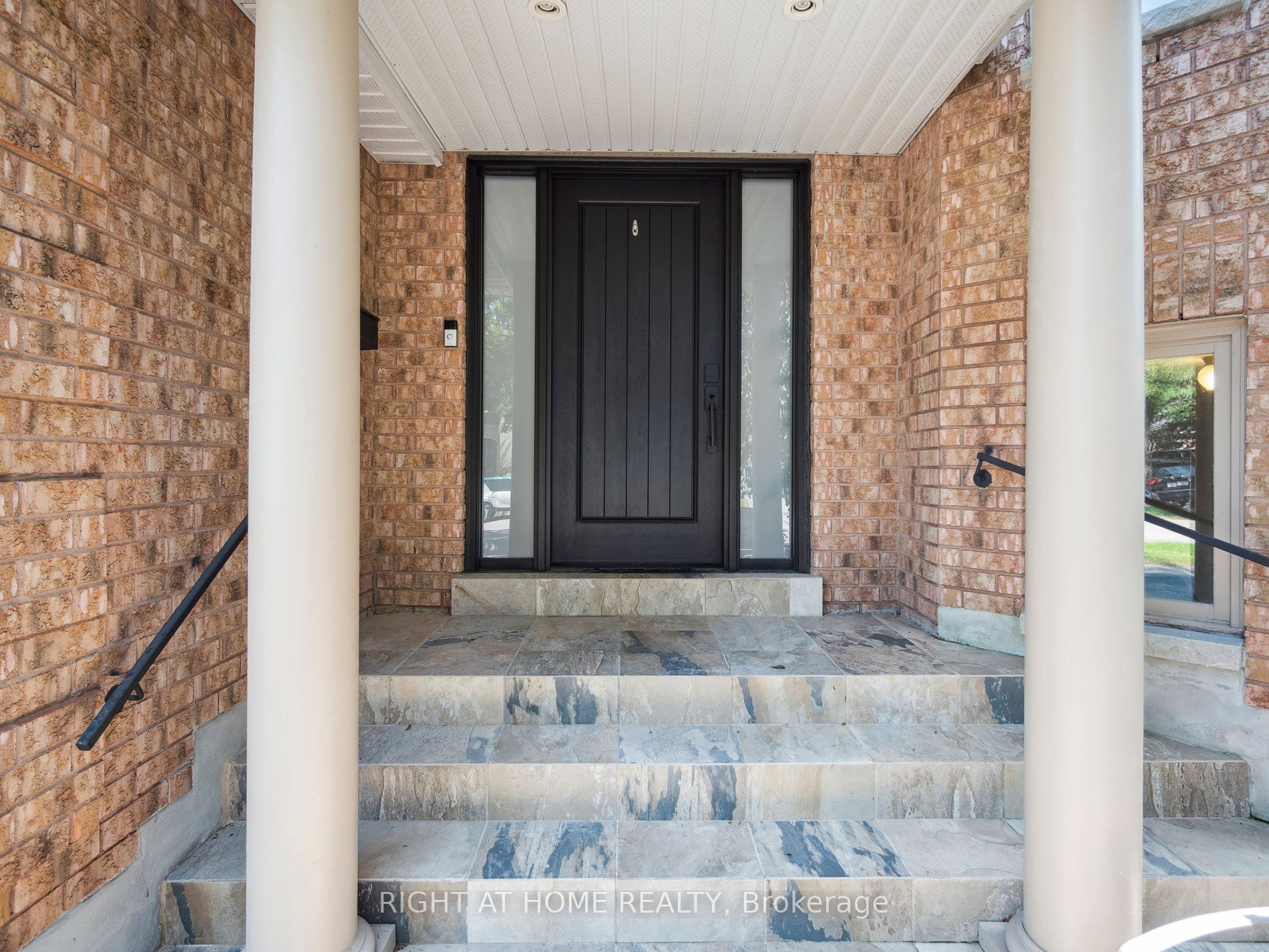 Additional image 4 of 100 Carlyle Crescent, Aurora, ON, L4G 6P7