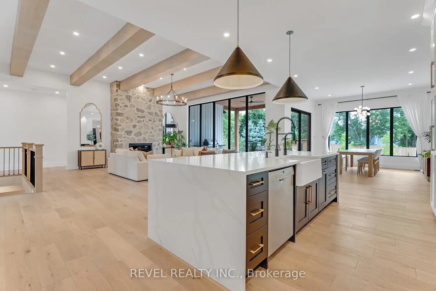 Additional image 3 of 4678 Lobsinger Line