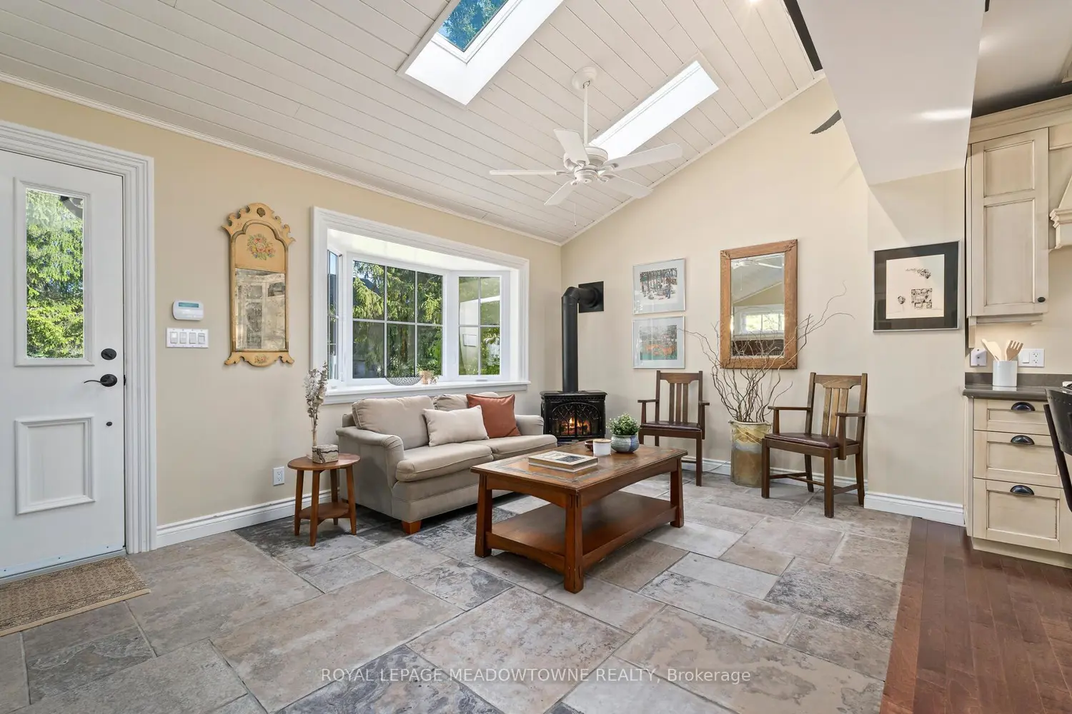 Additional image 3 of 10319 15 Side Road