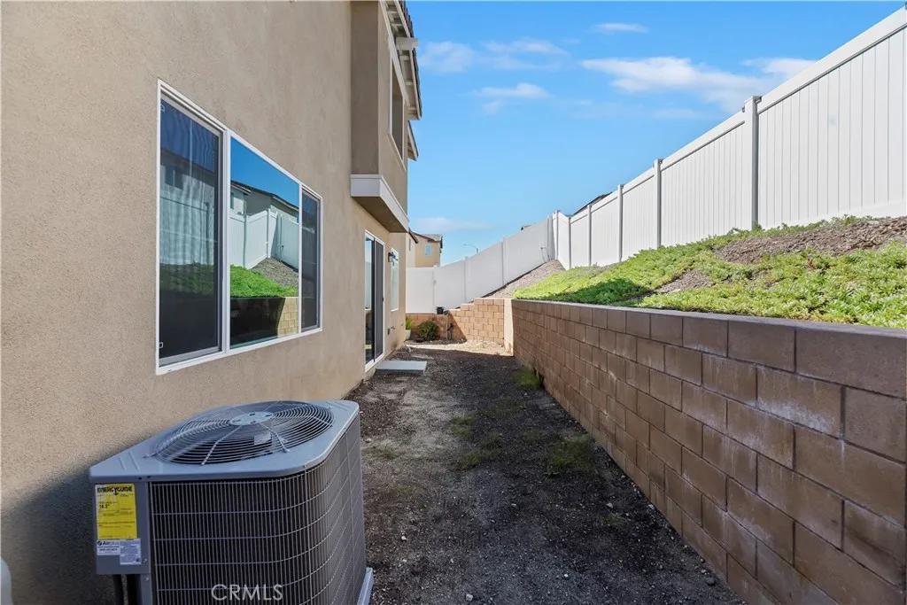 Additional image 95 of 364 Castaic Way, Rialto, CA 92377