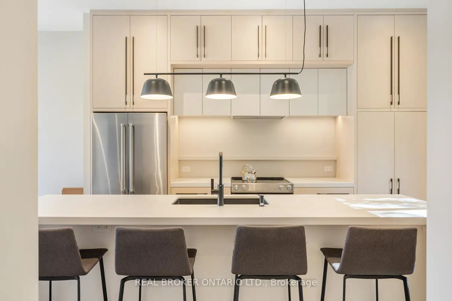 Additional image 3 of 172&174 Victoria Street