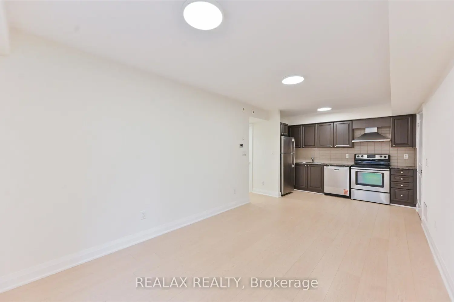 Additional image 3 of 320 John Street 207