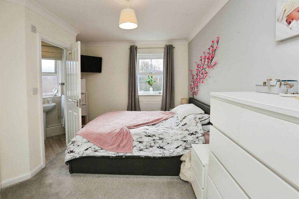 Additional image 8 of 2 bed flat for saleMescott Meadows, Hedge End, Southampton SO30