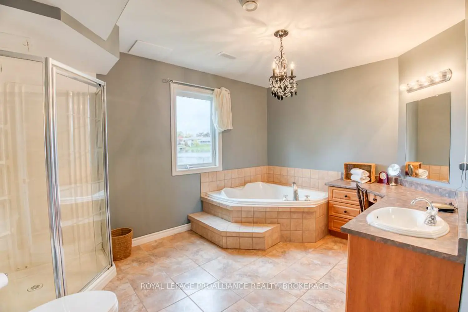 Additional image 14 of 2318 15 Highway