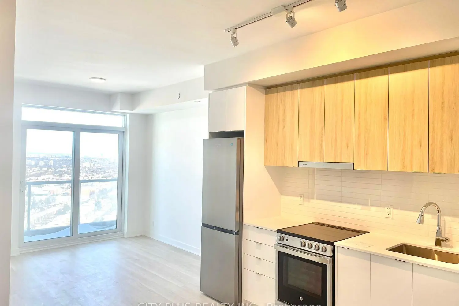 50 Upper Mall Way B-2609 photo 3