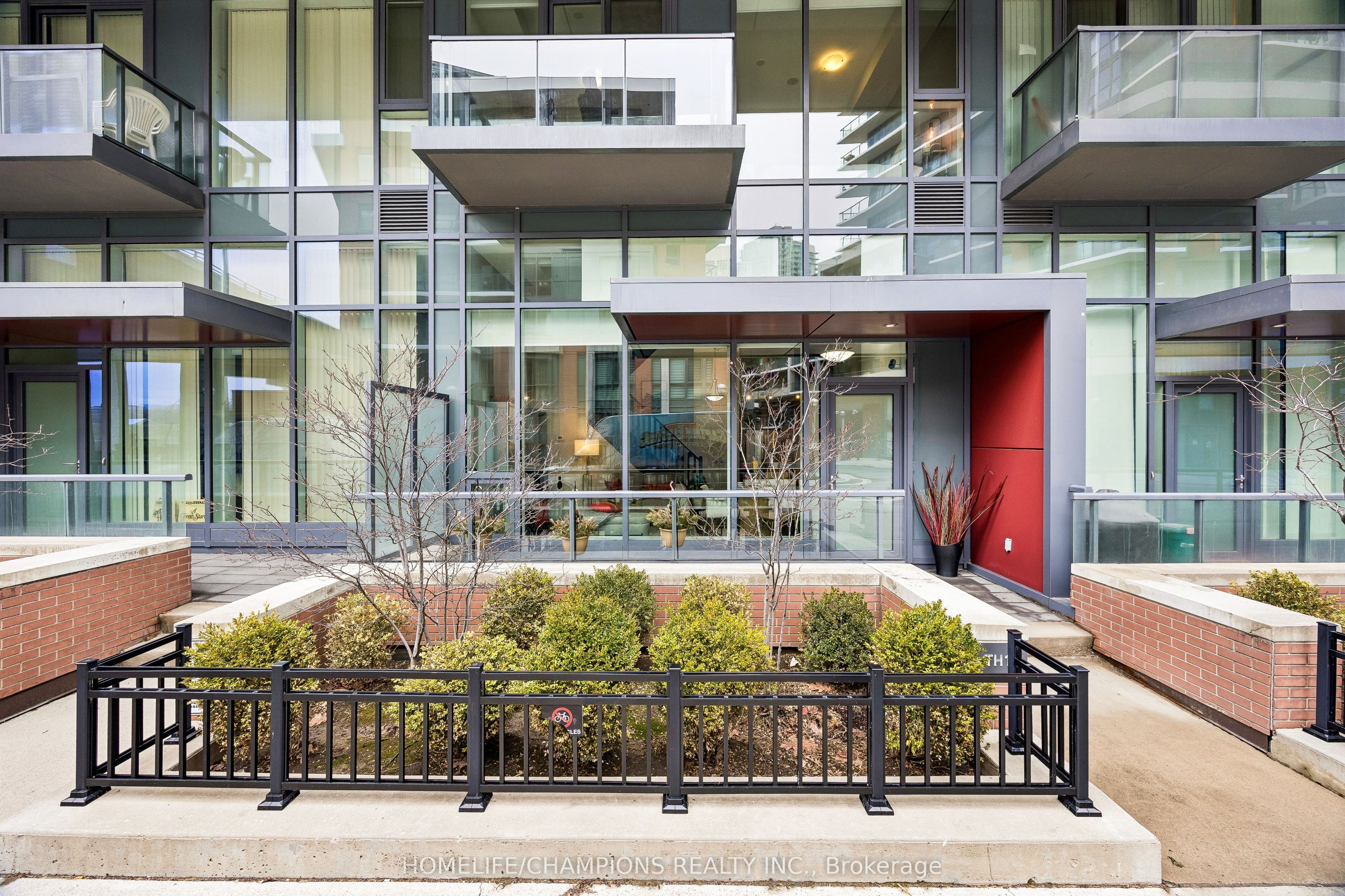 Additional image 2 of Th10-20 Bruyeres Mews, Toronto, ON, M5V 0G8