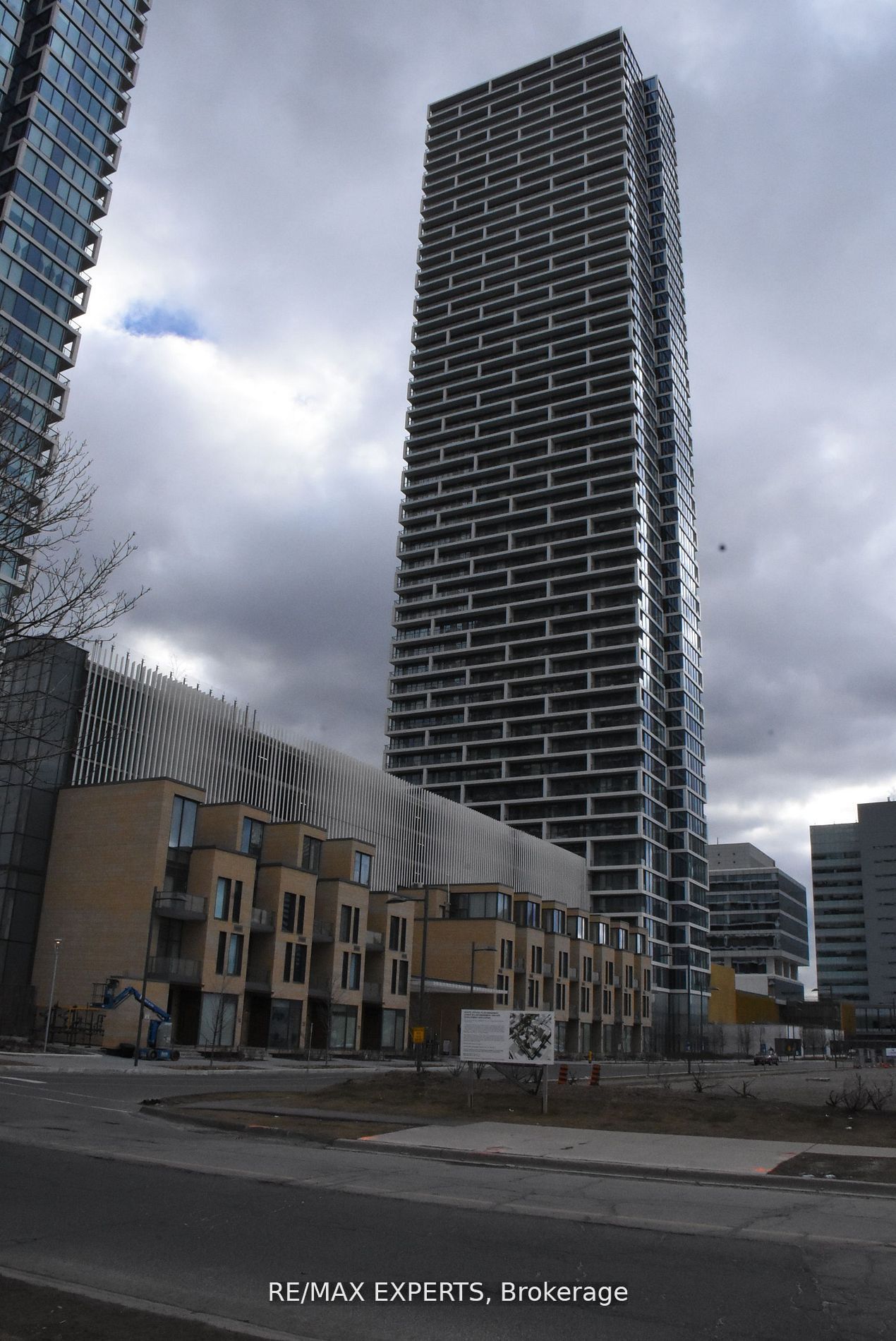 5905-5 Buttermill Avenue, Vaughan, ON, L4K 0J5