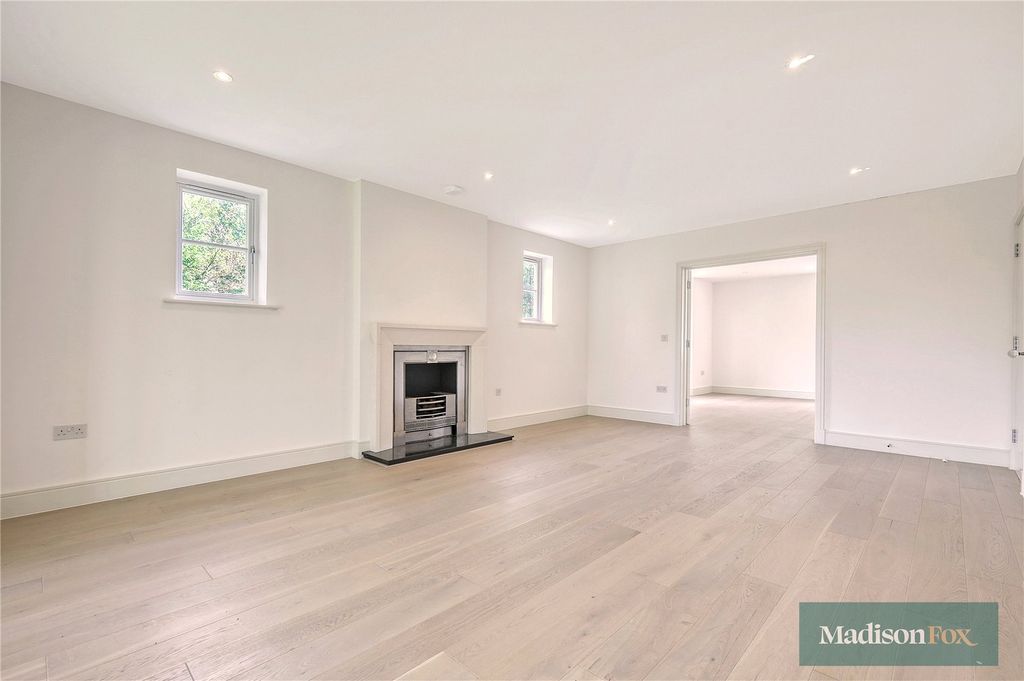 Additional image 12 of 5 bed detached house for saleHigh Road, Chigwell, Essex IG7