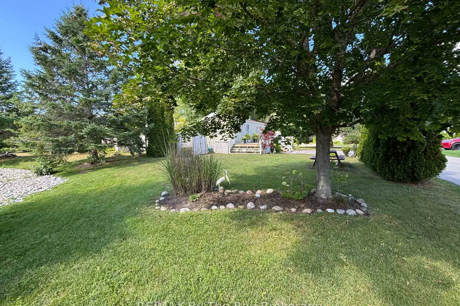 15 Huron Circle photo 4