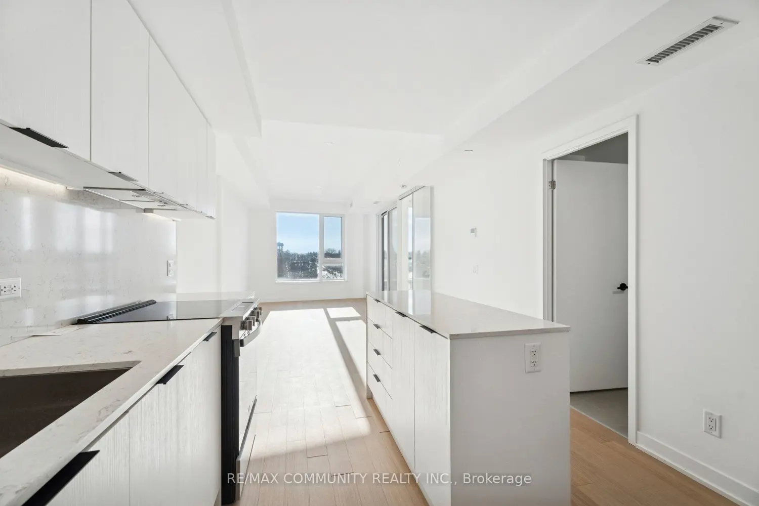 Additional image 8 of 31 Huron Street 415