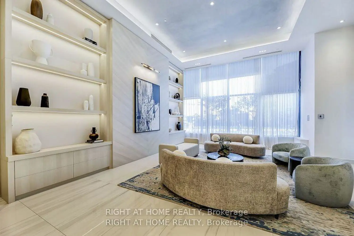 Additional image 2 of 1063 Douglas Mccurdy Common 213