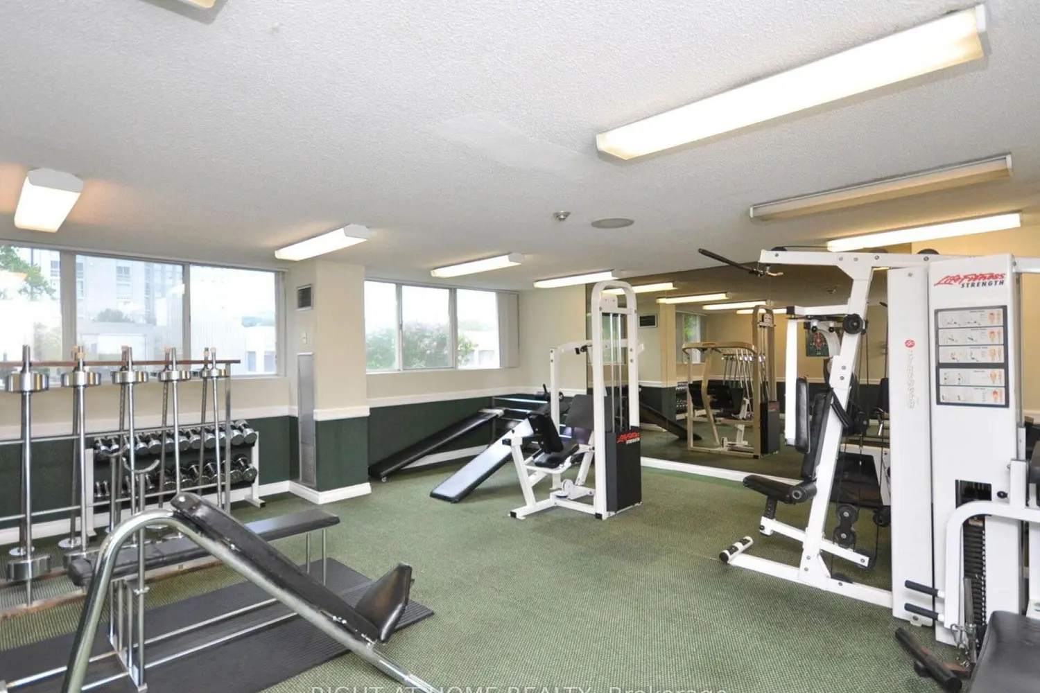 Additional image 17 of 90 Absolute Avenue 908