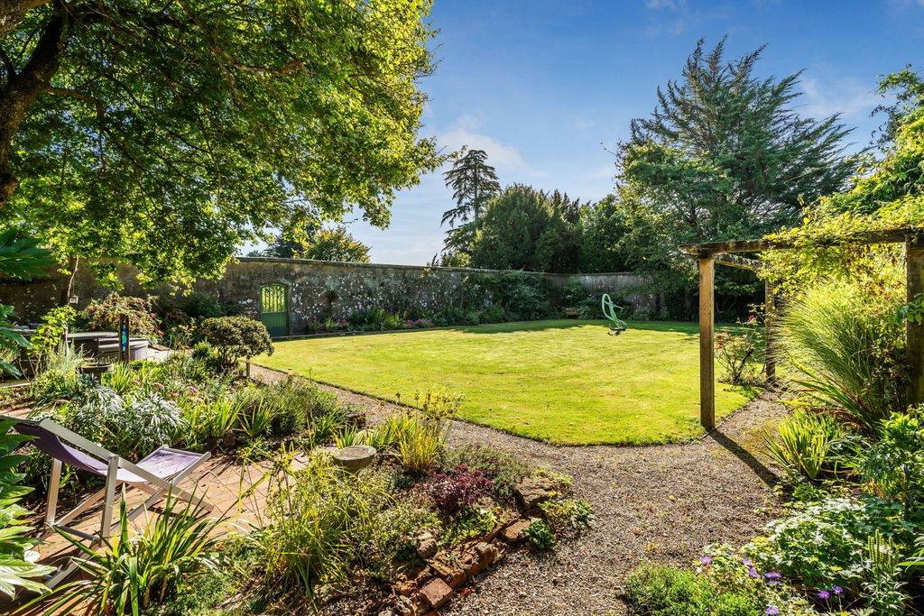 Additional image 80 of Land for saleNear Cranleigh, Surrey GU6