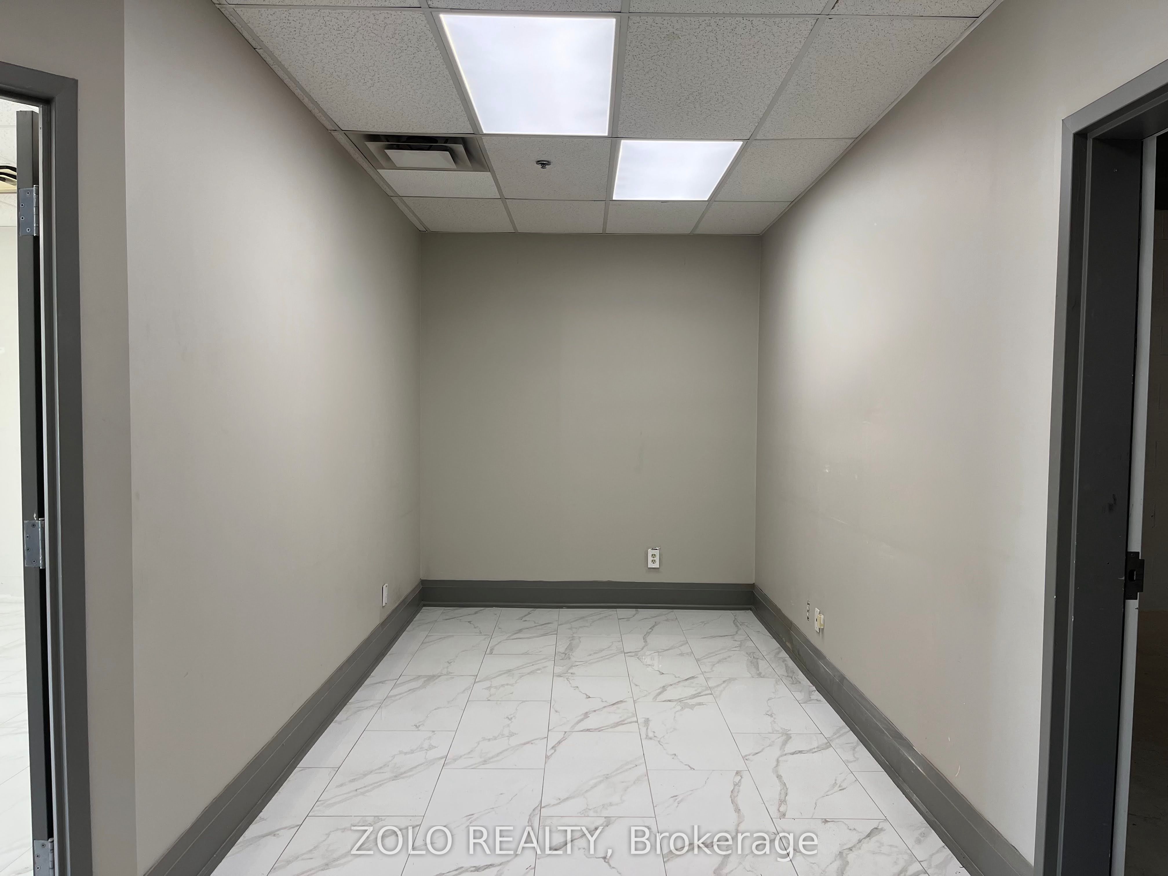 Additional image 4 of 33-1200 Aerowood Drive, Mississauga, ON, L4W 2S7