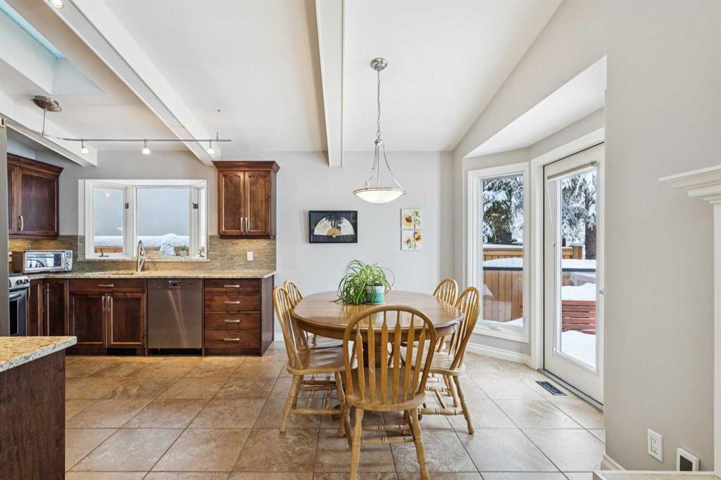 Additional image 6 of 2423 34 Avenue NW, Calgary, AB, T2L0V3