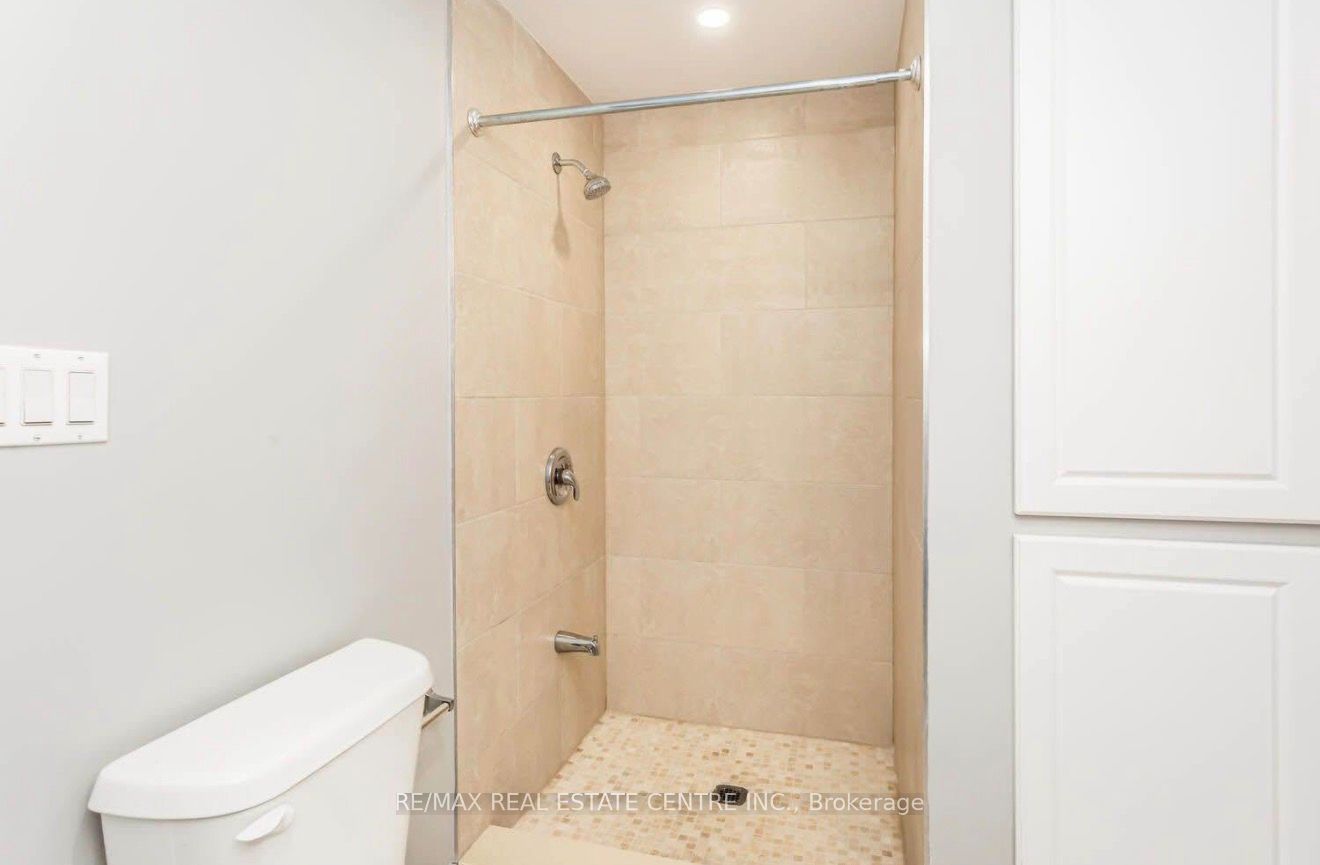 Additional image 3 of 689 Ambroise Crescent, Milton, ON, L9T 0M4