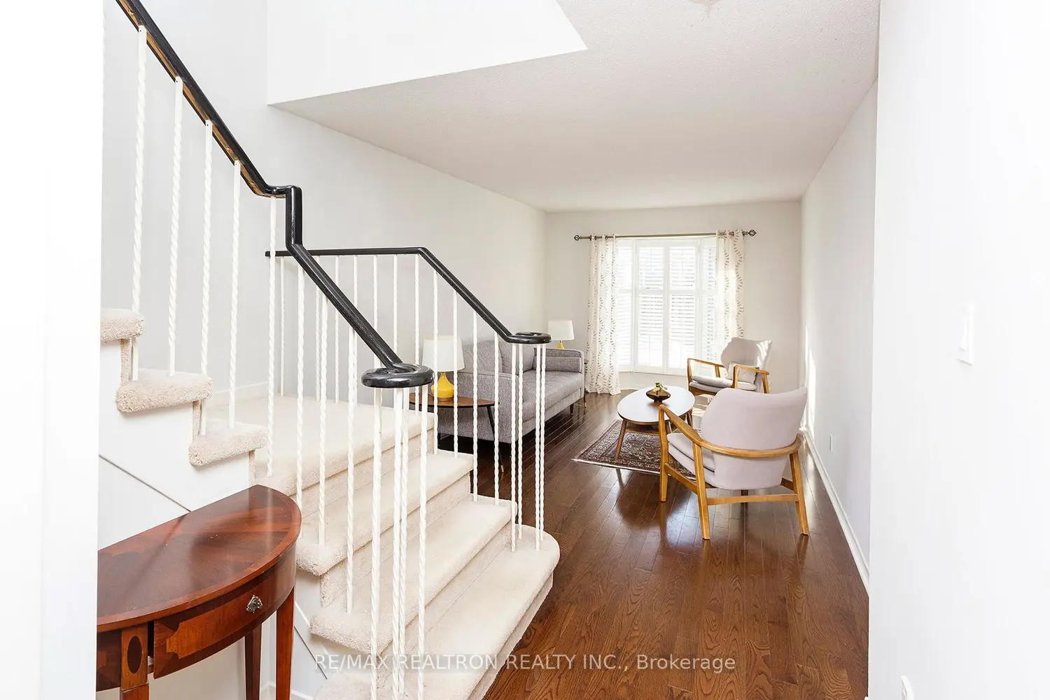 137 Glenmanor Way photo 4