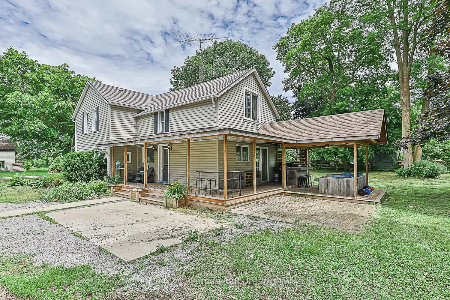 4533 Mount Albert Road photo 3