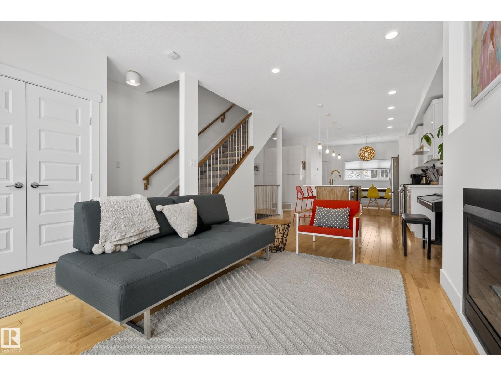 Additional image 4 of 9012 92 Avenue NW, Edmonton, AB, T6C4A1