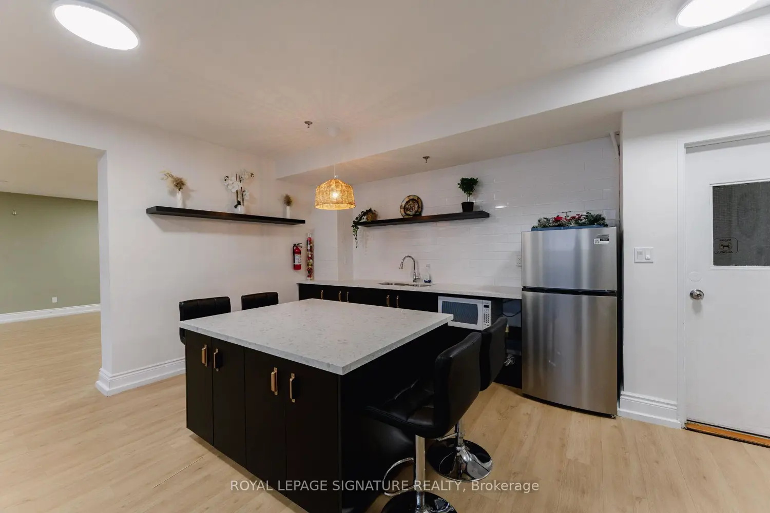 Additional image 14 of 85 Emmett Avenue 2011
