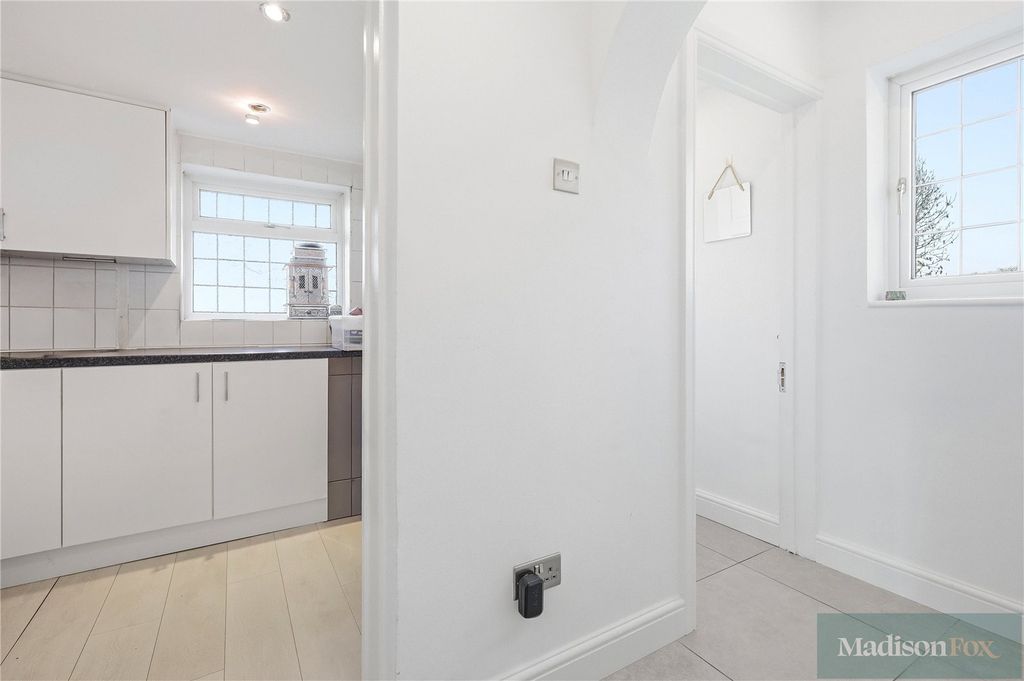 Additional image 10 of 3 bed semi-detached house for saleGravel Close, Chigwell, Essex IG7