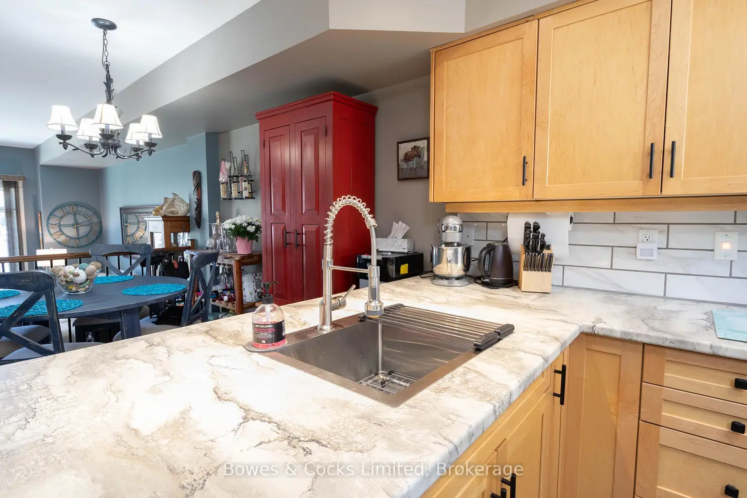 Additional image 4 of 1579 Anstruther Lake Road 18